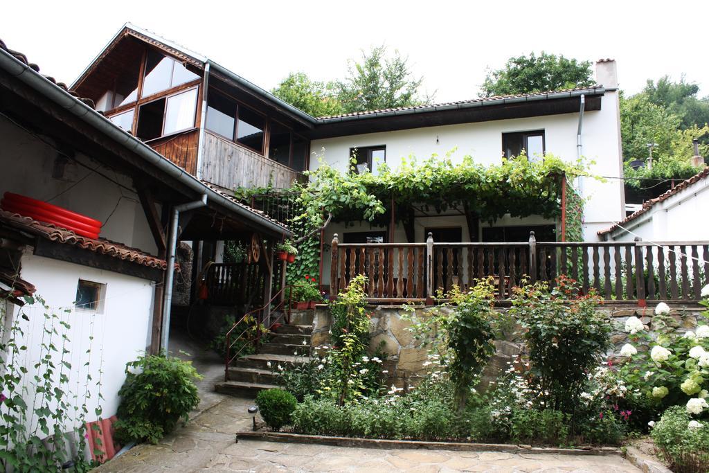 Hikers Hostel Veliko Tărnovo Exteriör bild